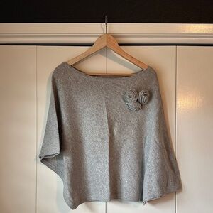 Cashmere Poncho with Removable Flowers